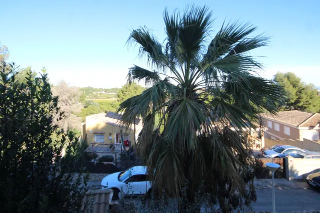 AMPLIO CHALET INDEPENDIENTE EN VENTA EN SIERRA PERENCHIZA — 42