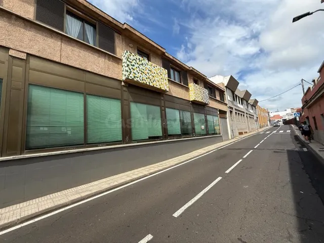 Gran Local en Venta en La Laguna - Espacio que Impulsa a tu 