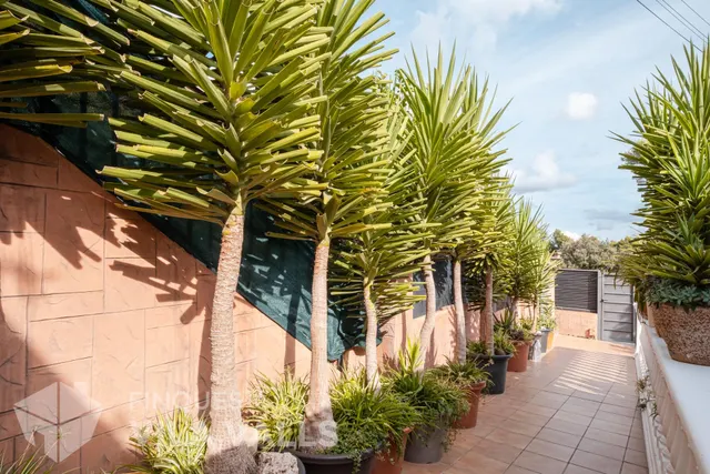 Casa adosada con jardín, terraza y vistas a la montaña — 32