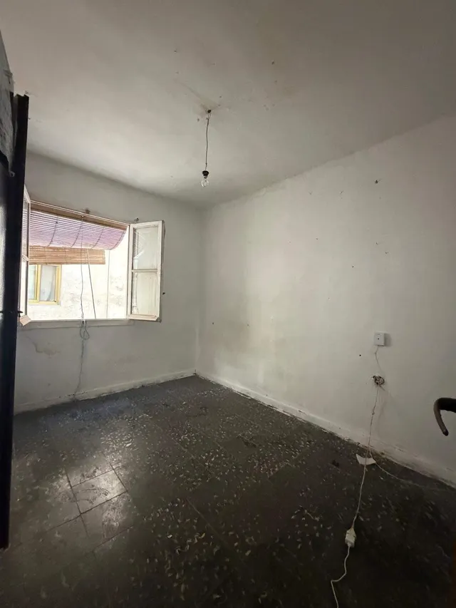 Piso para reforma integral en 2ª planta, con balcón y mucha luz — 14