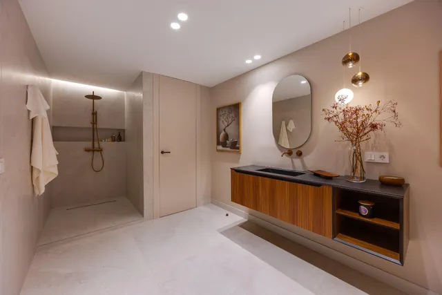 Exclusivo apartamento en primera línea con vistas panorámicas al mar — 28