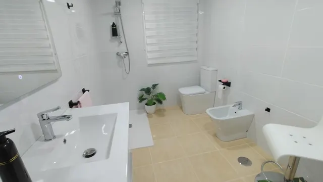 ESPECTACULAR CASA EN ESQUINA EN LA ZUBIA — 19