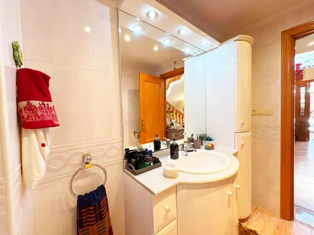 Urbis te ofrece un chalet en venta en la zona de Los Almendros, Villamayor, Salamanca. — 35