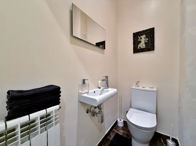Villa de lujo con amplios espacios, piscina y gran parcela — 28