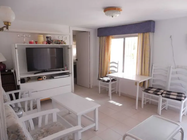 Villa grande con mucho potencial y vistas al mar zona Estupa Budista, Benalmádena — 28