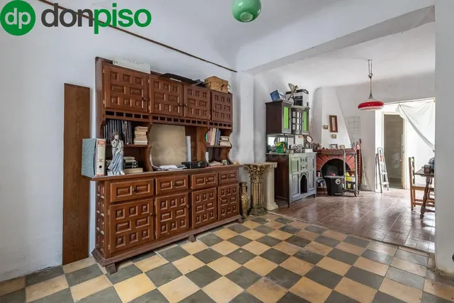Casa con Parcela a Reformar en Granada — 4