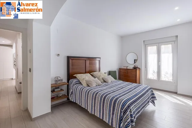 PISO COMPLETAMENTE REFORMADO EN CALLE RECOGIDAS — 19