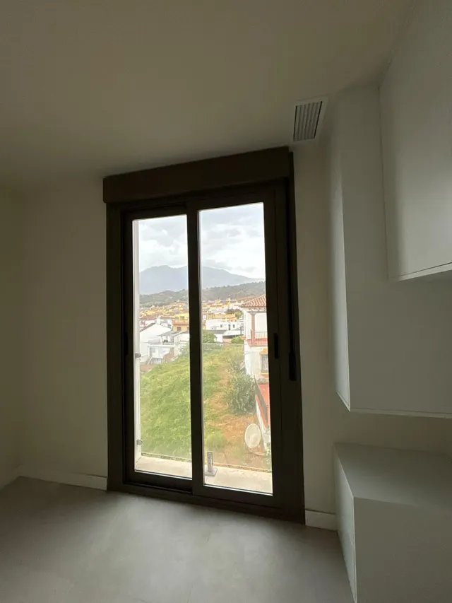Se vende ático con piscina privada en Estepona — 19