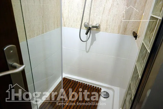 Acogedor, bonito y luminoso con balcón, todo exterior y cerca del centro — 16
