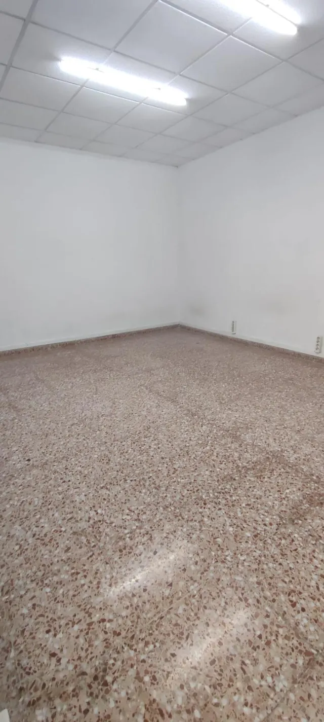 Amplio Local Comercial en Ciudad de Asís, Alicante - Oportunidad Única — 17