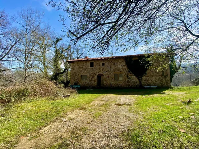 CASA DE PIEDRA EN PARQUE NATURAL RESERVA DEL SAJA — 6