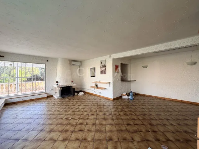 Chalet independiente en venta para reformar - foto 3