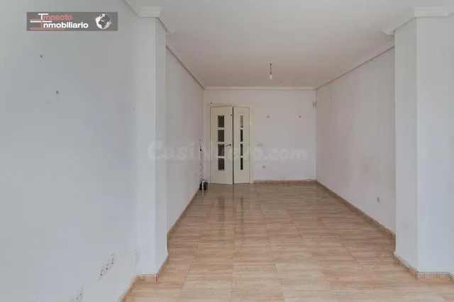 Piso en venta para reformar en Roquetas de Mar - Oportunidad - foto 2