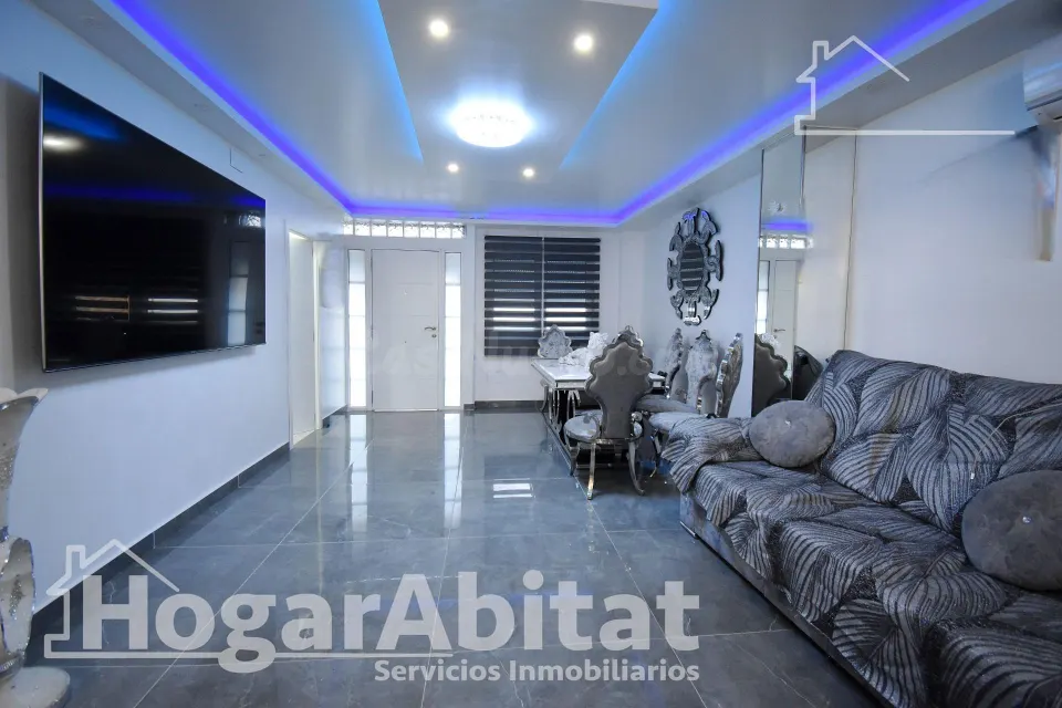 CASA REFORMADA Y MUY BONITA CON TRASTERO Y TERRAZA
