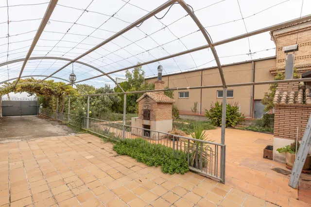 Complejo industrial con vivienda en Alhendín con 2500 metros cuadrados — 45