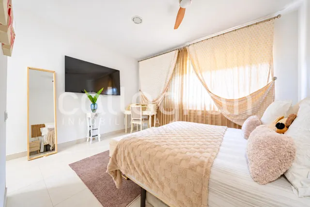 Exclusiva vivienda en Cruz de Gracia: elegancia, amplitud y privacidad — 23