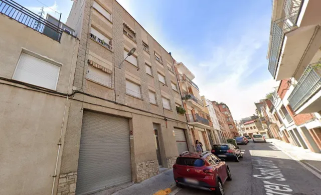 Se vende piso OKUPADO en Santa Margarida de Montbuí (Barcelo - foto 3