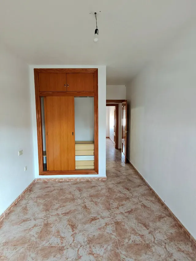 Piso de 3 dormitorios con garaje, terraza y ascensor en San Javier — 16