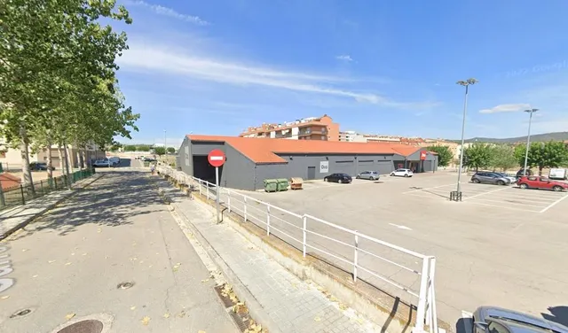 LOCAL COMERCIAL EN VENDA A SANTA MARGARIDA DE MONTBUI - SANT MAURE — 2