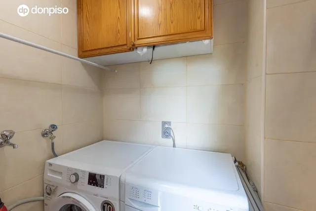 Exclusivo piso señorial con terraza en el Paseo del Salón (Cuesta de Escoriaza), con cochera y trastero. — 47