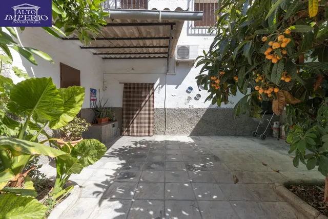 EXCEPCIONAL OPORTUNIDAD EN PLENO CENTRO DE HUÉTOR VEGA — 13