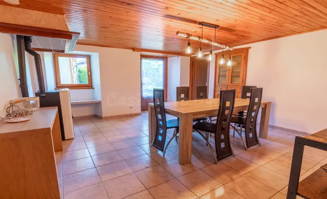 Casa con jardín y vistas - foto 4