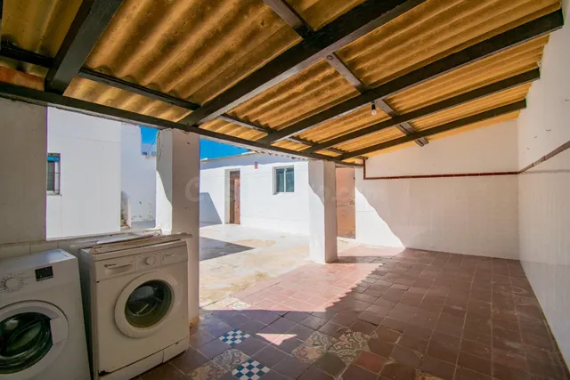 CASA CON PATIO Y AZOTEA EN CHICLANA, ZONA FUENTE AMARGA - foto 4