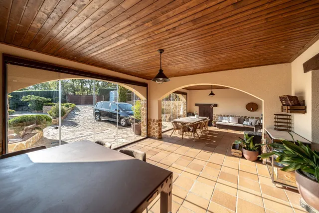 Chalet unifamiliar independiente de 320 m2 parcela de 992 con piscina y certificación A — 9