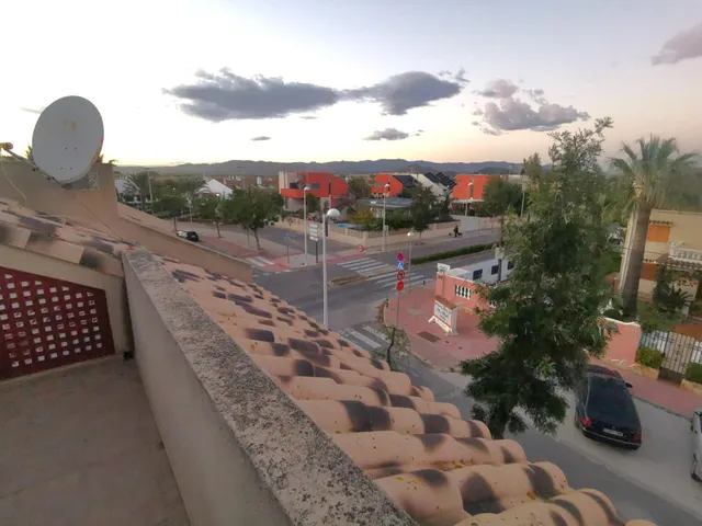 ¡ALQUILER EXCLUSIVO! CASA DÚPLEX EN ZONA RESIDENCIAL EN LA PLAYA DE MALVARROSA DE CORINTO, SAGUNTO! — 50