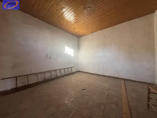CASA PARA REFORMAR A TU GUSTO EN UTIEL - foto 3