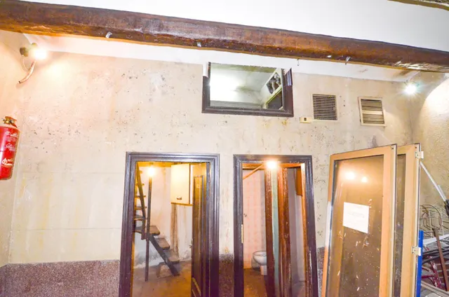Urbis te ofrece un local comercial en venta en zona Centro, Salamanca. — 32