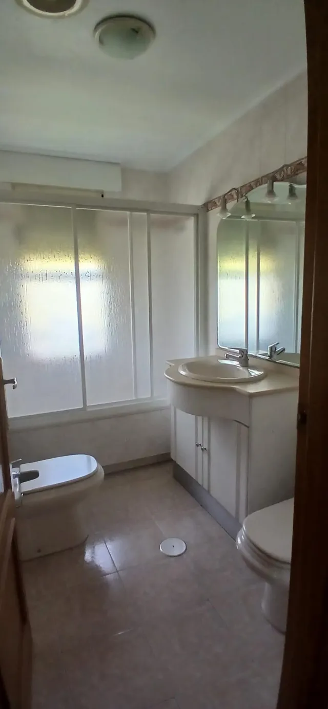 Amplia y luminosa vivienda, para familia o estudiantes — 16