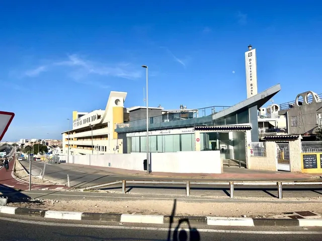 Local comercial 3 habitaciones 293m² en venta - La Mata — 4