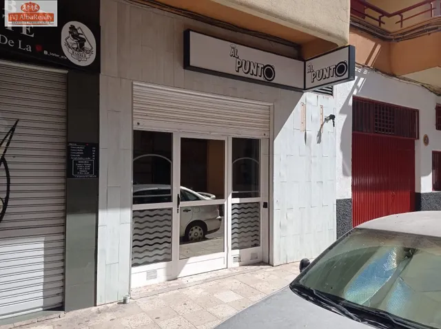 LOCAL EN VENTA ZONA ENSANCHE — 24