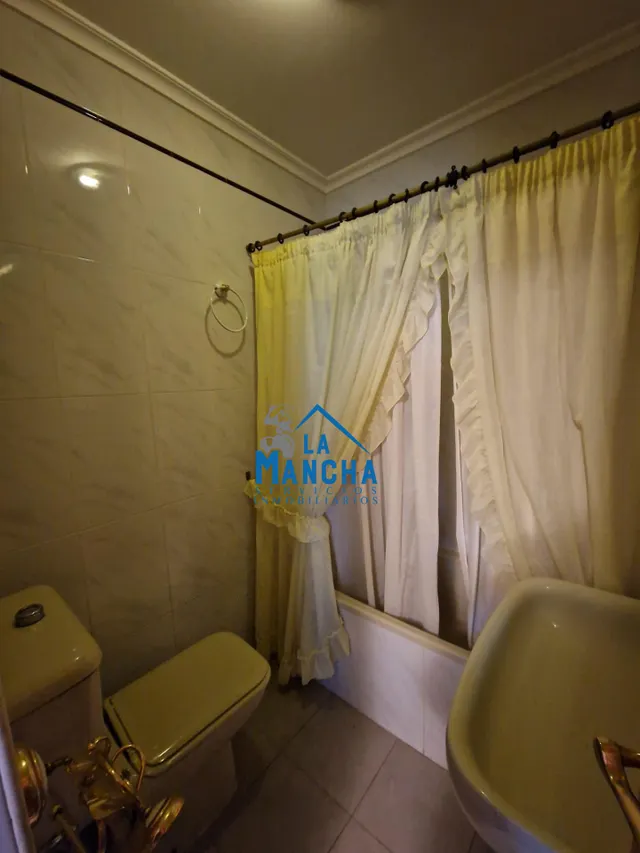 *180.000€* inmobiliaria la mancha vende parcela en Albacete — 34