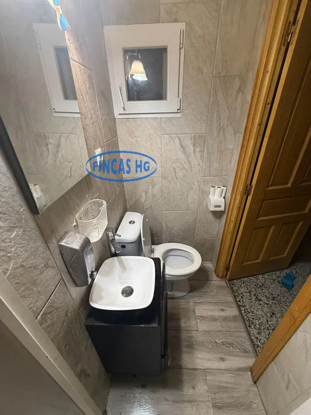 Amplio y luminoso piso reformado ubicado en el barrio de Carolinas junto a la Plaza Castellón — 34