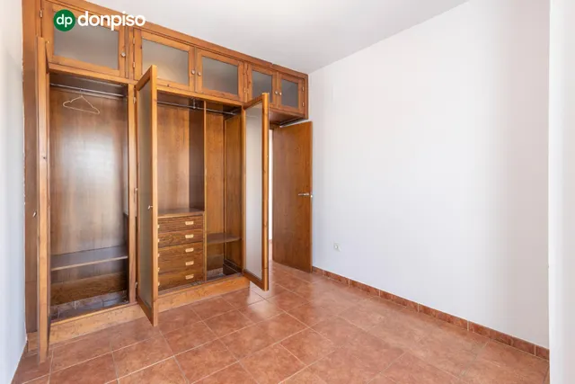 FANTÁSTICO TRÍPLEX EN CÁJAR: UNA VIVIENDA LLEVA DE AMPLITUD Y LUMINOSIDAD — 33
