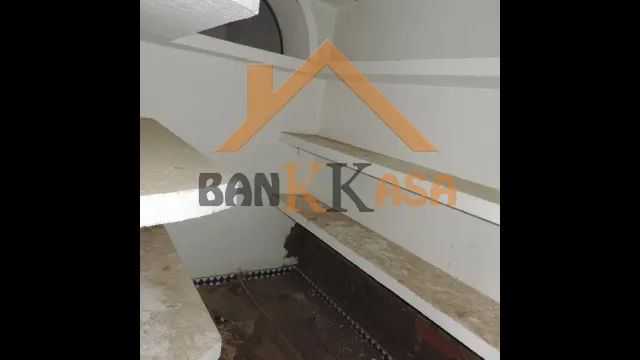 SE VENDE CASA ANTIGUA EN BERJA ZONA MERCADO DE ABASTOS — 33