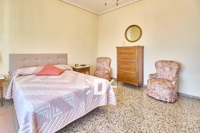 SE ALQUILA VIVIENDA EN VALENCIA — 34