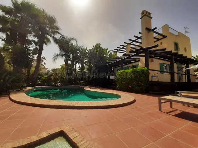 Villa de 4 habitaciones con piscina privada en Vera Playa a  - foto 2