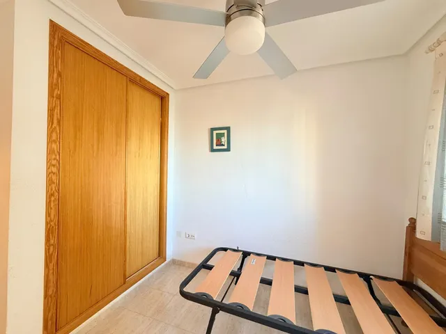 Apartamento situado en el kilómetro 14 de La Manga del Mar Menor, en el residencial Puerto Mar I y II. — 16