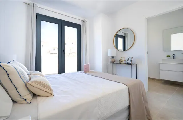 Chalet pareado a estrenar cerca del mar con jardín y aparcamiento — 11