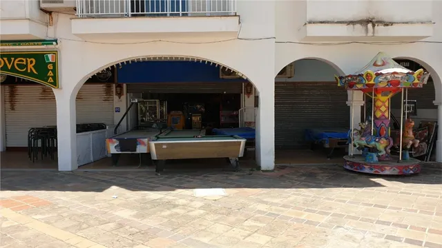 LOCAL COMERCIAL EN COSTA DE LA CALMA — 4