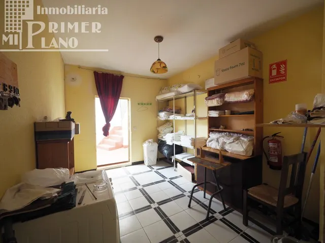 COMPLEJO HOSTELERO EN VENTA, EN LA SOLANA — 38