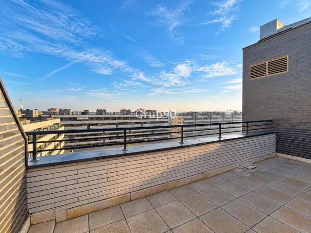 Exclusivo ático tríplex con gran terraza de 79 m2, 4 balcones y zona comunitaria con 2 piscinas y pista de pádel en cappont — 12