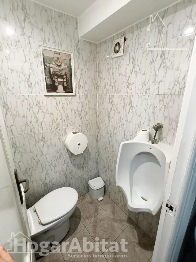 ¡PERFECTO PARA INVERTIR! CASA LUMINOSA Y ESQUINERA, CON LOCAL COMERCIAL — 43