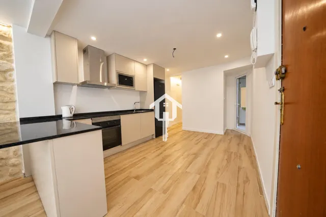 Entreplanta totalmente reformada con 2 patios en exclusiva en zona benalúa de Alicante — 16