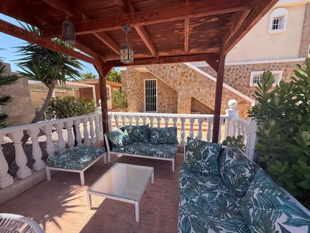 Espectacular Chalet en Monforte del Cid con Vistas al Mar - foto 4