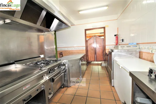 CAFETERÍA-RESTAURANTE EN ZONA UNIVERSITARIA — 18