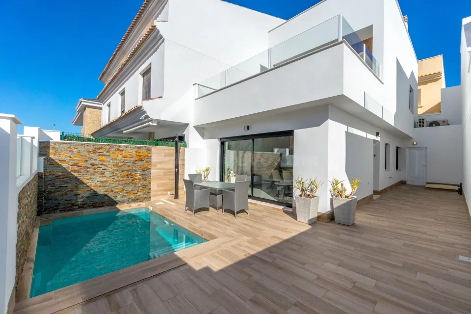 Pareado 3 habitaciones 154m² en venta - Los antolinos